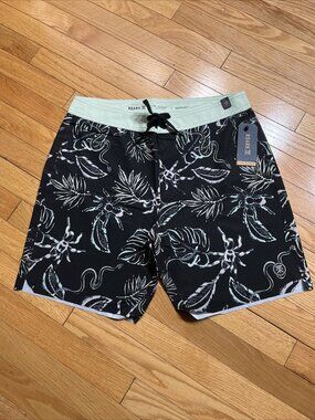 Roark Passage Primo 18” Boardshorts Tropakill Mens Size 38 NWT RB401